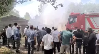 Yüksekova'da Yangın: Bin Bağ Ot Yanarak Yok Oldu