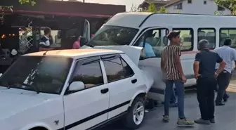 Direksiyon başında fenalaşan yaşlı adam otomobile çarptı: 1 ölü