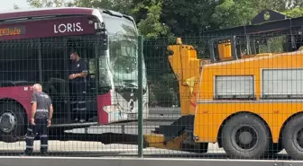 Esenyurt'ta Metrobüs Kazası: Yaralı Yok