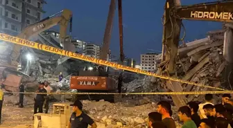 Kahramanmaraş'ta Yıkım Sırasında Bina Çöktü: Operatör Hayatını Kaybetti