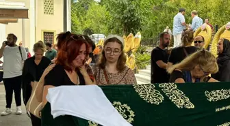 Yeşilçam'ın Usta İsimlerinden Münir Özkul'un Eşi Umman Özkul Hayatını Kaybetti