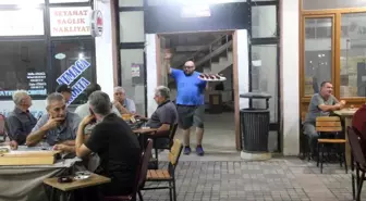 Çanakkale'de Dans Eden Garson Fenomen Oldu
