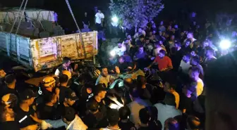 Van'da Trafik Kazası: İki Kişi Hayatını Kaybetti