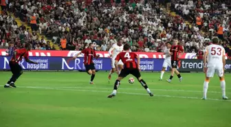 Galatasaray, Süper Lig'e Galibiyetle Başladı