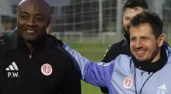 Antalyaspor, 13 oyuncu ve 1 antrenörüne veda etti