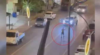 Yalova'da Araçlara Bıçakla Saldıran Şüpheli Polise Teslim Edildi