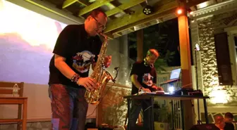 Doktorlar Müzik Grubu Kurdu, Konser Gelirlerini Hayvanlara ve Ormanlara Bağışlıyor