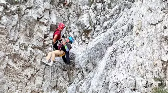 Fethiye'de Yamaç Paraşütü Kazası: İki Kişi 3 Saatte Kurtarıldı