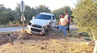 Bursa'da Hatalı Sollama Faciası: Cip Minibüs ve Otomobile Çarptı
