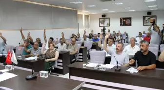 Kula Belediyesi'nde CHP'li 3 katip üye istifa etti