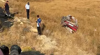 Karabük'te Tarla Yolu Kenarına Devrilen Otomobil 5 Yaralı