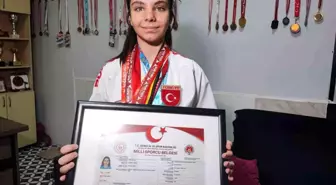 Adanalı Kız Sporcu 200 Müsabakada 150'den Fazla Madalya Kazandı