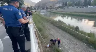 Amasya'da Korkuluktan Düşen Genç Yaralandı