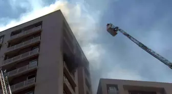 İstanbul Bağcılar'da 15 Katlı Apartmanda Yangın Paniği
