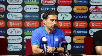Çaykur Rizespor Teknik Direktörü İlhan Palut'tan Kötü Mağlubiyet Değerlendirmesi