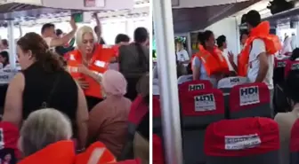 Denizde büyük panik! Feribot kayaya çarptı