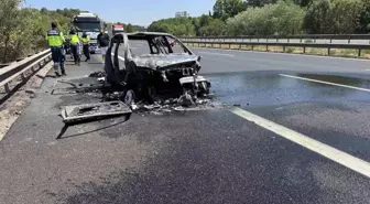 Anadolu Otoyolu'nda Yabancı Plakalı Otomobil Yangını