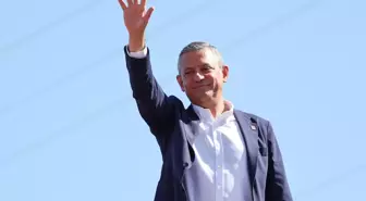 Özgür Özel: 'Baba Ocağının Kapısı Her Zaman Açık'