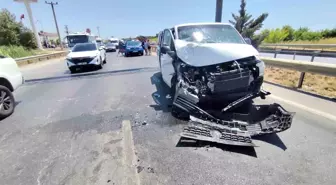 Manavgat'ta Tur Minibüsü ile Otobüs Çarpıştı: 6 Yaralı