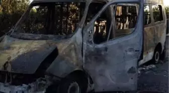 Mersin'de Minibüs Yangını: Araç Kullanılamaz Hale Geldi