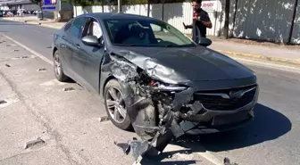 Kocaeli'nde Otomobil Çarpışması: 1 Yaralı