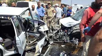 Bitlis'te 3 Araçlı Trafik Kazası: 8 Yaralı