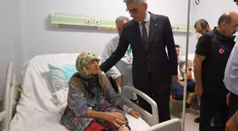 Sağlık Bakanı Depremzedeleri Ziyaret Etti