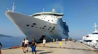 Bodrum'a İki Yolcu Gemisi Geldi