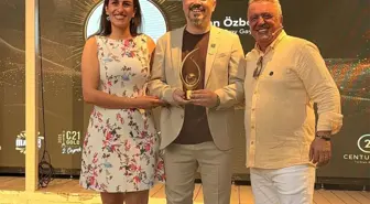 Century 21 Troy Gayrimenkul'un Türkiye-Kıbrıs ciro birinciliği, ödülle taçlandırıldı