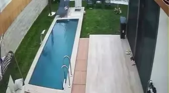Sakarya'da Deprem Anı Güvenlik Kamerasında