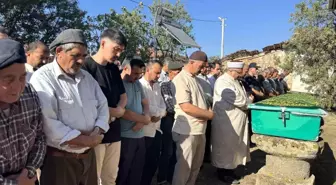 Depremde Hayatını Kaybeden Mevlüt Altungeyik Toprağa Verildi