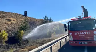 Karabük'te Yol Kenarında Çıkan Ot Yangını Kontrol Altına Alındı