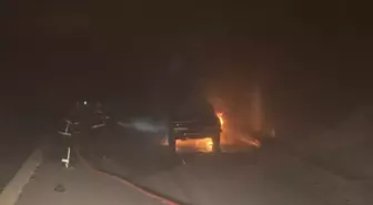 Kastamonu'da İki Yangın: Otomobil ve Forklift Yandı