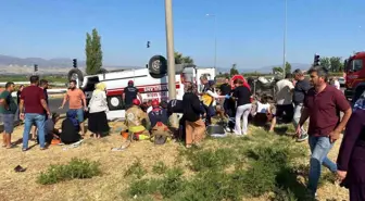 Manisa'da Ambulans ile Otomobil Çarpıştı: 7 Yaralı