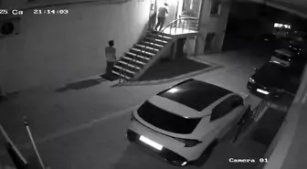 Sancaktepe'de Hırsızlık: 4 Dakikada Bisikletle Kaçtılar