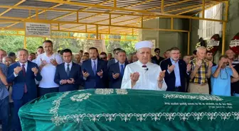 Nihat Önbaş, İzmir'de Son Yolculuğuna Uğurlandı