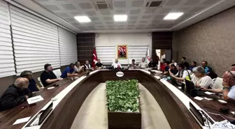 Manisa Valisi Özkan, 6.1 Büyüklüğündeki Deprem Sonrası Çalışmaları Takip Etti