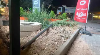 Ankara'da Kontrolden Çıkan Otomobil Oto Yıkamaya Uçtu