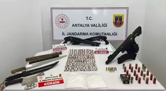 Antalya'da Uyuşturucu Operasyonu: 330 Gram Kokain ve Silahlar Ele Geçirildi
