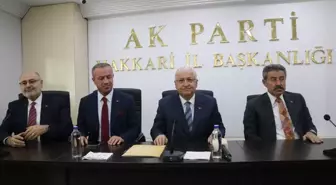 Bakan Güler, İYİ Parti'den Ayrılanlara AK Parti Rozeti Taktı