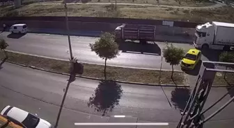 Adana'da Taksicinin Hatası Feci Kazaya Neden Oldu