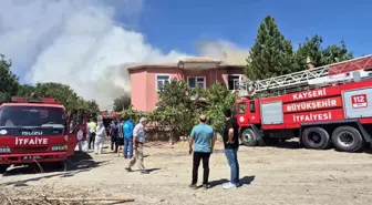 Kayseri'de Depoda Yangın Çıktı