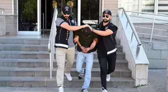 Doktorların bilgilerini ele geçirip kutu kutu ilaç yazmış