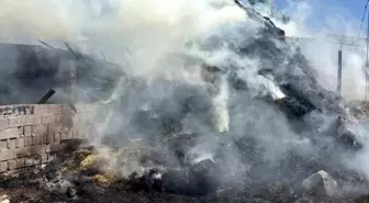 Erzincan'da Yangın: Samanlık ve Ahır Ziyan Oldu