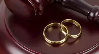 Eşine hakaret eden koca hem nafaka hem de tazminat ödeyecek