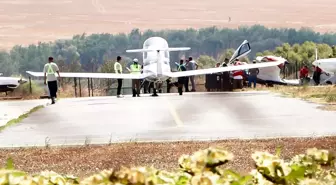 Havada panik anları! Antalya uçağı acil inişe geçti, ekipler hazır bekletildi