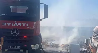 Bolu'da Hurda Deposunda Yangın Çıktı