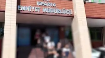 Mersin'de Dolandırıcılıkla 2,5 Milyon TL Elde Eden Şüpheliler Isparta'da Yakalandı