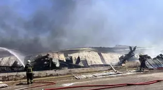 Kahramanmaraş'taki Kağıt Fabrikasında Yangın Kontrol Altına Alındı