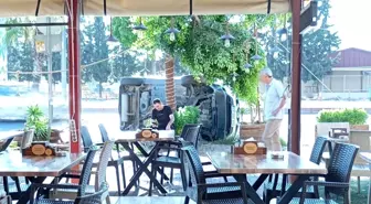 Mersin'de Otomobil Ağaca Çarptı, Sürücü Yaralanmadan Kurtuldu